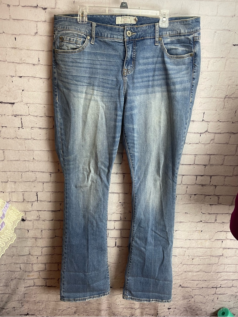 Torrid slim boot cut jeans size 16 mid wash